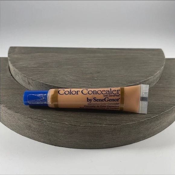 Senegence Corrective Color Concealer Medium NEW Paraben Cruelty-Free Made in USA - Picture 3 of 5